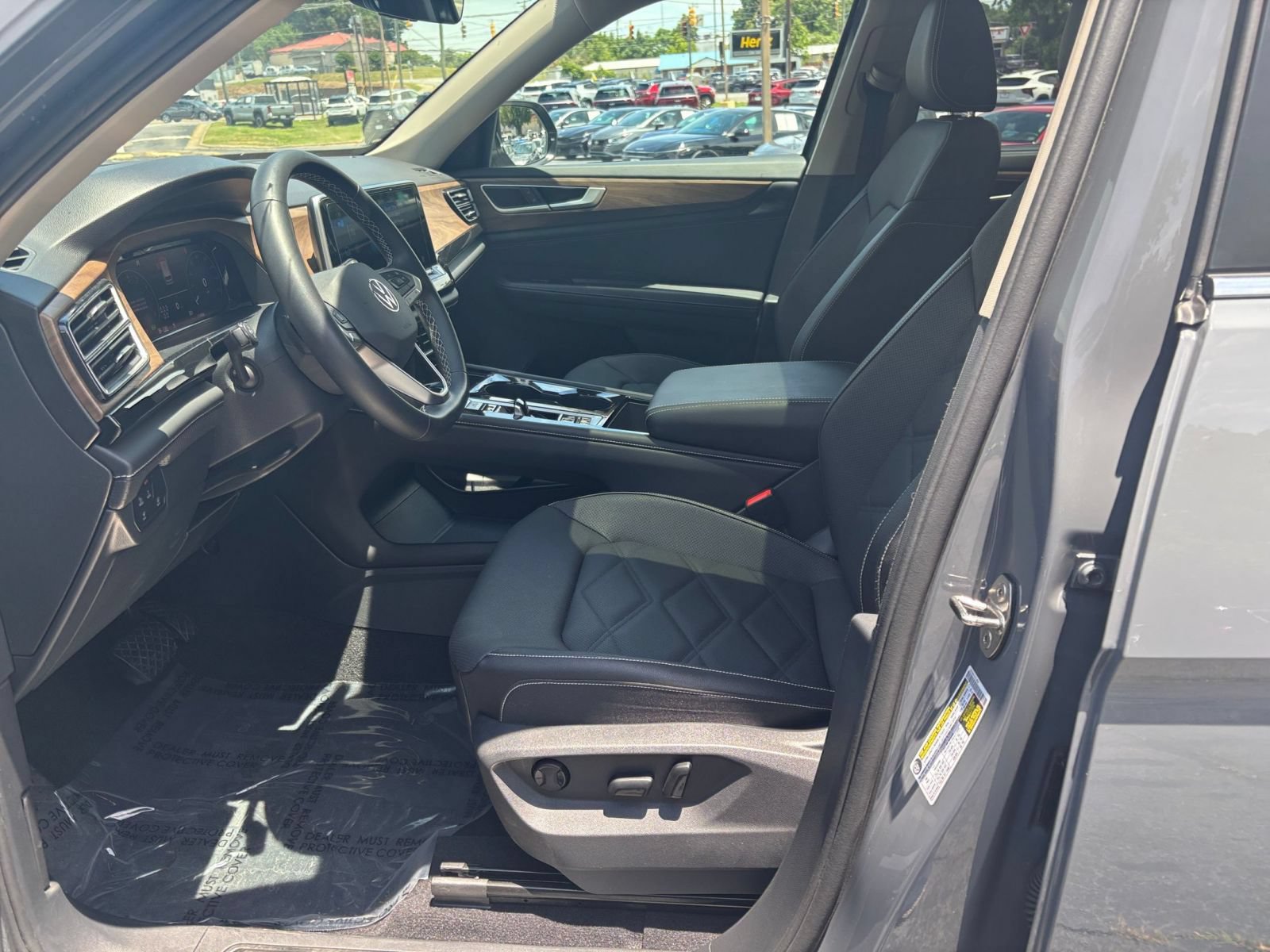 Used 2026 Volkswagen Atlas SE FWD image 23