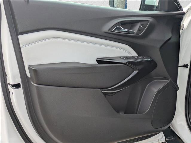 Used 2025 Chevrolet Trax LT image 10