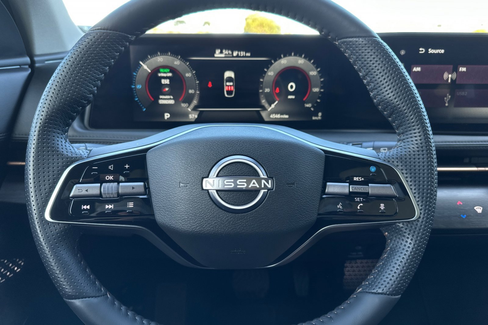 Used 2025 Nissan Ariya FWD image 23
