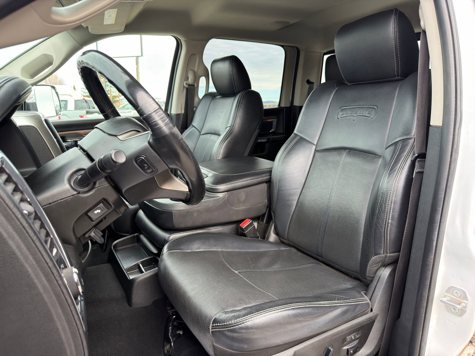 Used 2018 RAM 1500 Laramie image 14