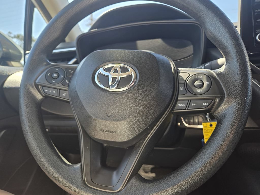 Used 2022 Toyota Corolla LE FWD image 19