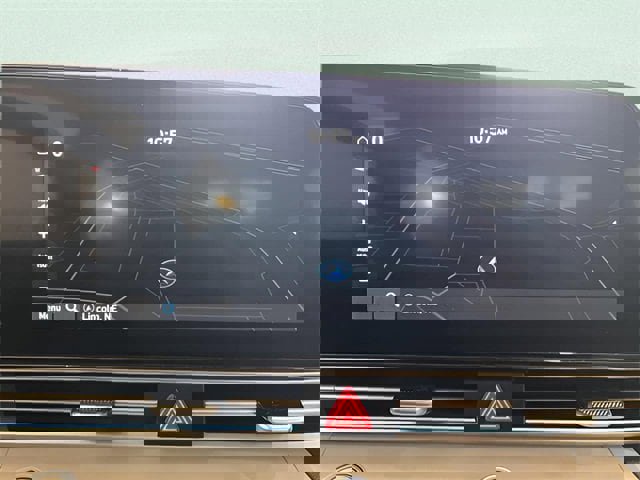 Used 2025 Hyundai Elantra Limited image 23