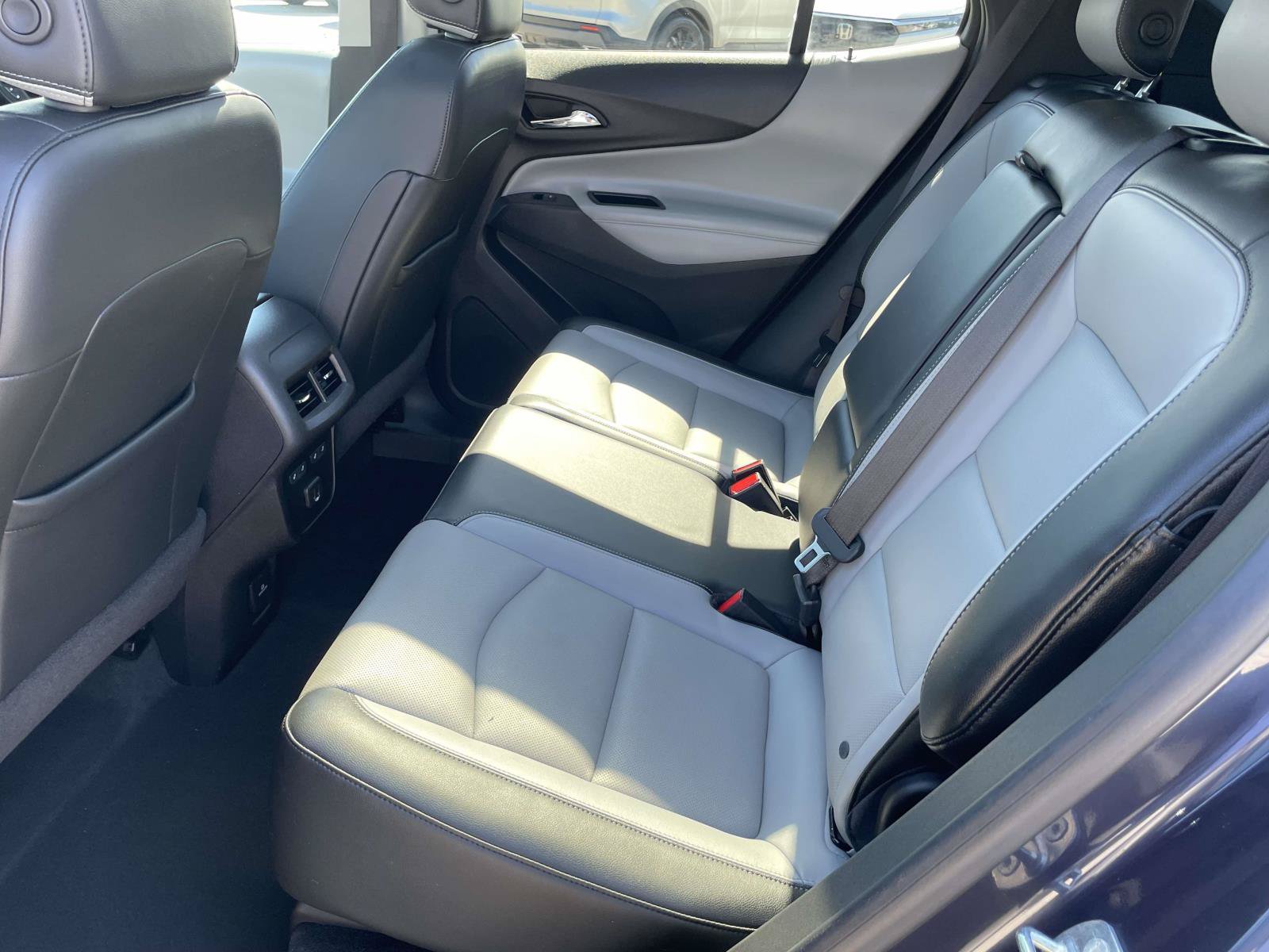 Used 2019 Chevrolet Equinox Premier FWD image 9