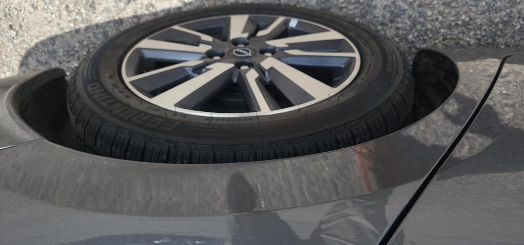 Used 2023 Nissan Versa SV FWD image 13