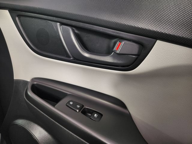 Certified 2023 Hyundai Kona SEL AWD/4WD image 15