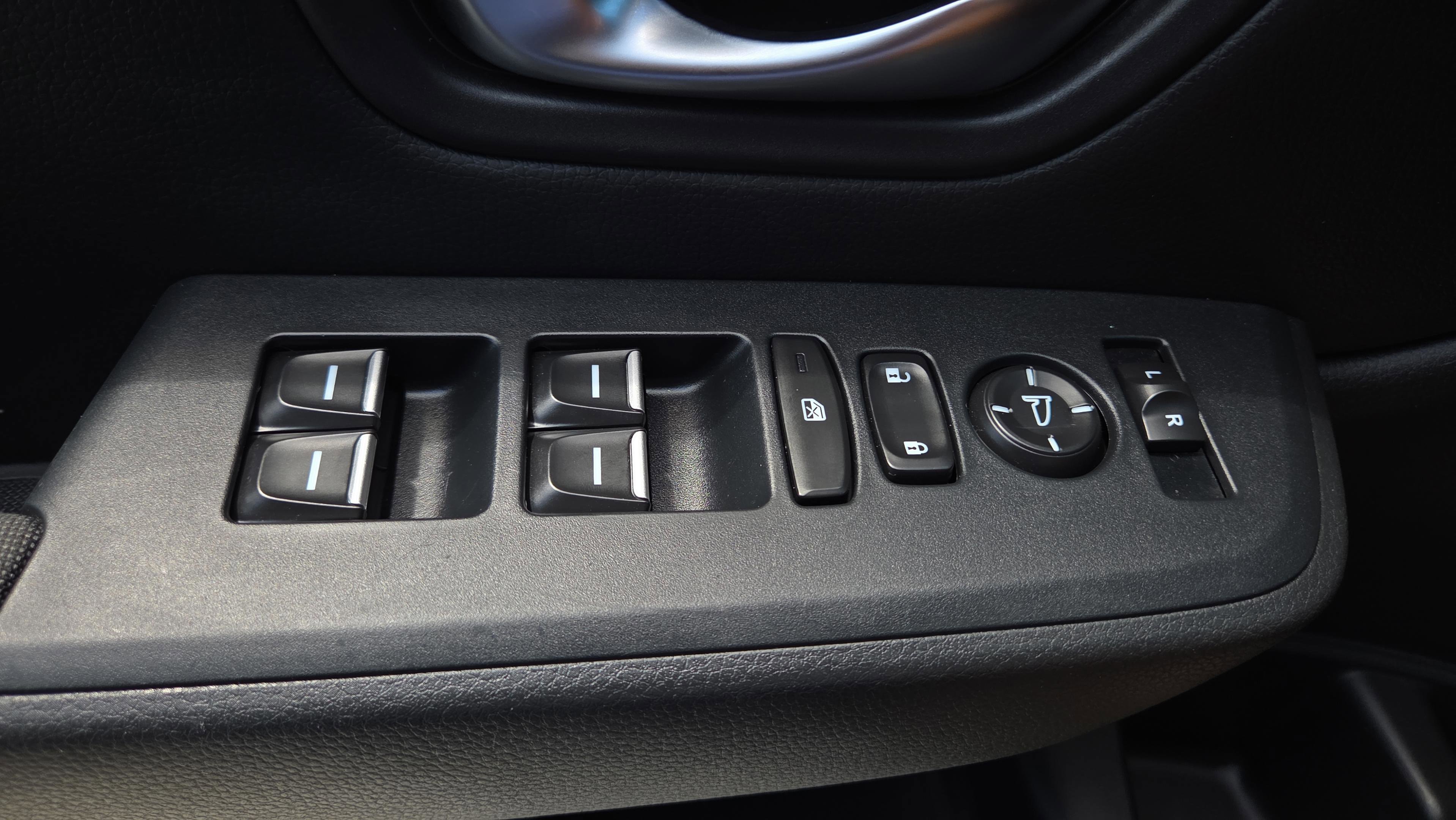 Used 2023 Honda Pilot Sport image 33