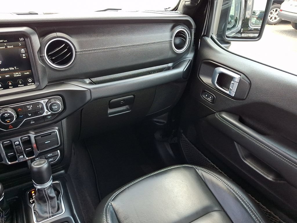 Used 2023 Jeep Wrangler Unlimited Sahara w/ Cold Weather Group AWD/4WD image 17
