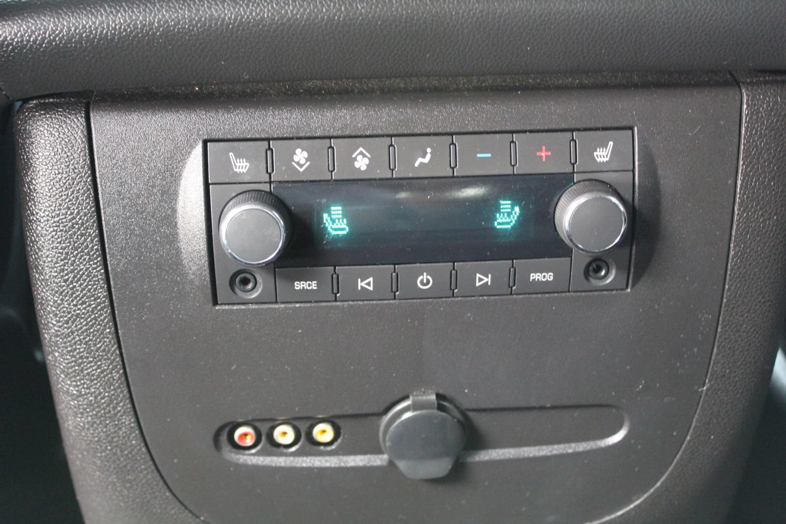 Used 2013 GMC Yukon SLT AWD/4WD image 16