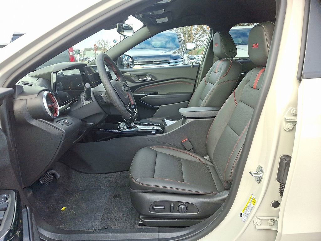 New 2026 Chevrolet Trax RS w/ Driver Confidence Package image 6