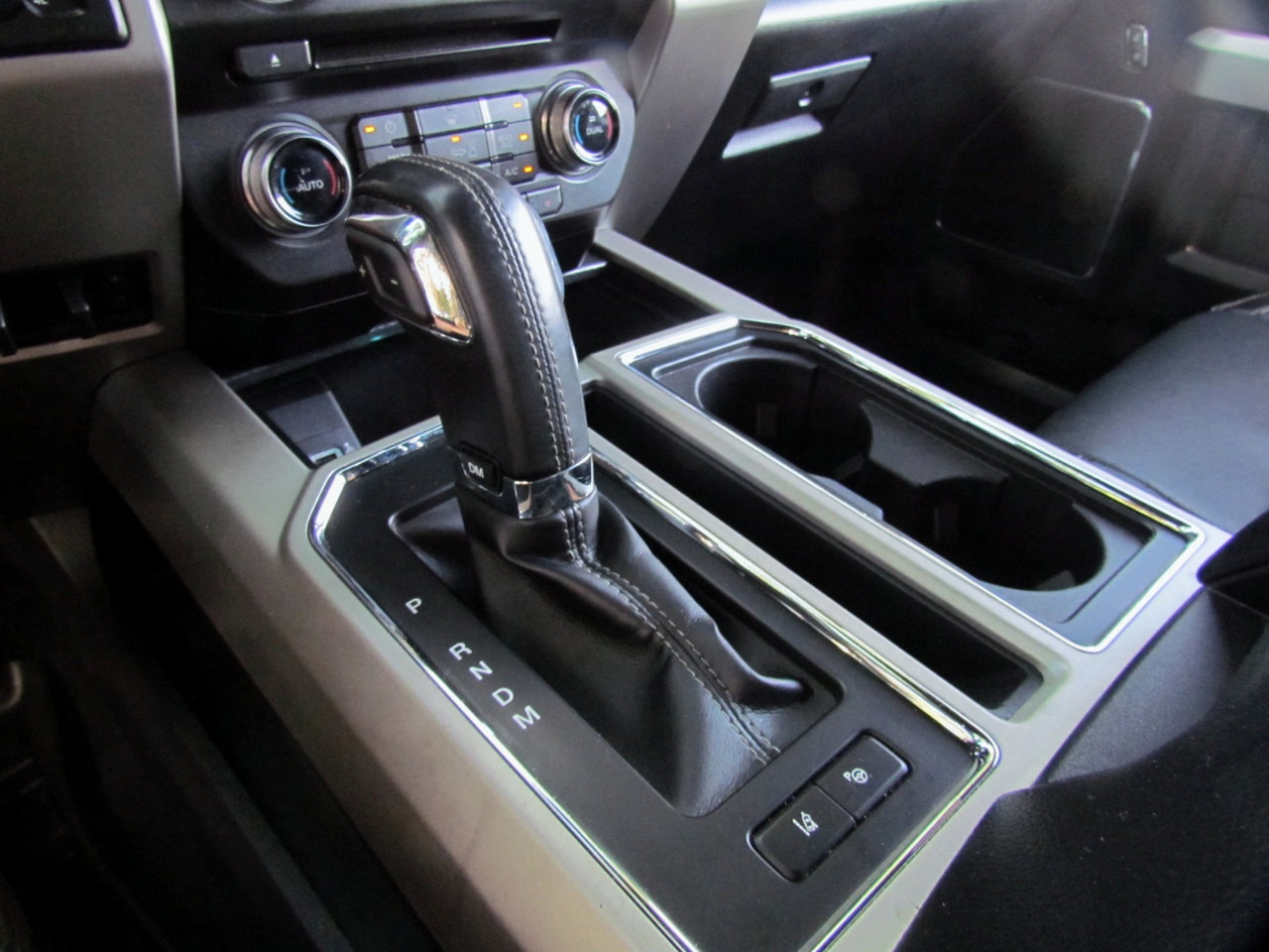 Used 2018 Ford F150 Lariat w/ Equipment Group 502A Luxury image 36