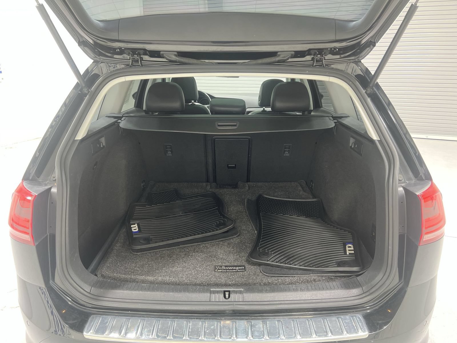 Used 2015 Volkswagen Golf TDI SE w/ Lighting Package FWD image 23