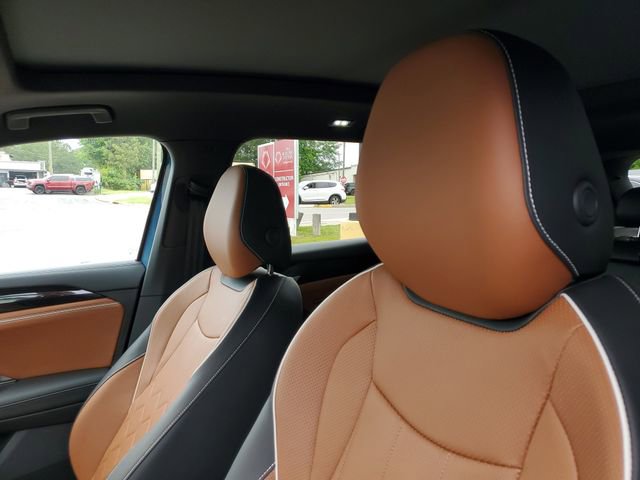 Certified 2025 Volkswagen Tiguan SEL R-Line AWD/4WD image 16