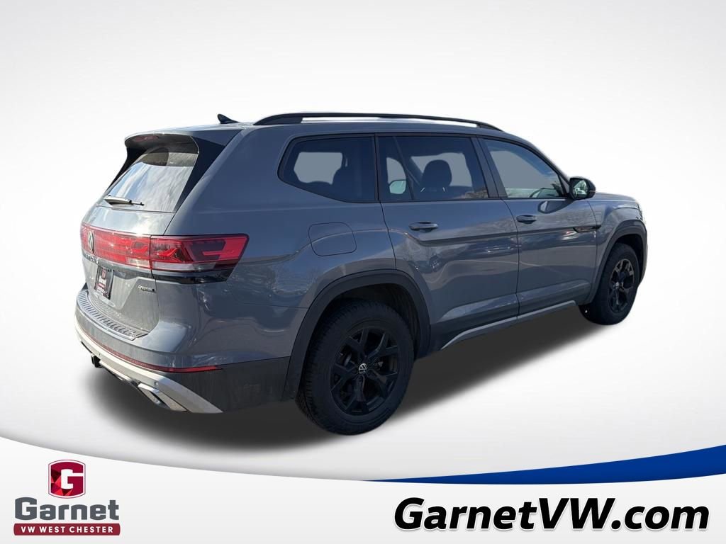 Used 2024 Volkswagen Atlas Peak Edition SE image 5