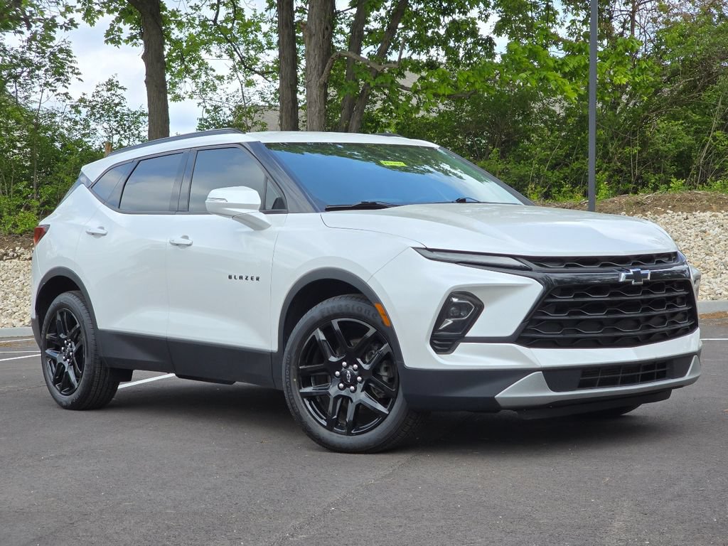 Used 2023 Chevrolet Blazer LT w/ LPO, Black Grille Bar Package AWD/4WD image 1