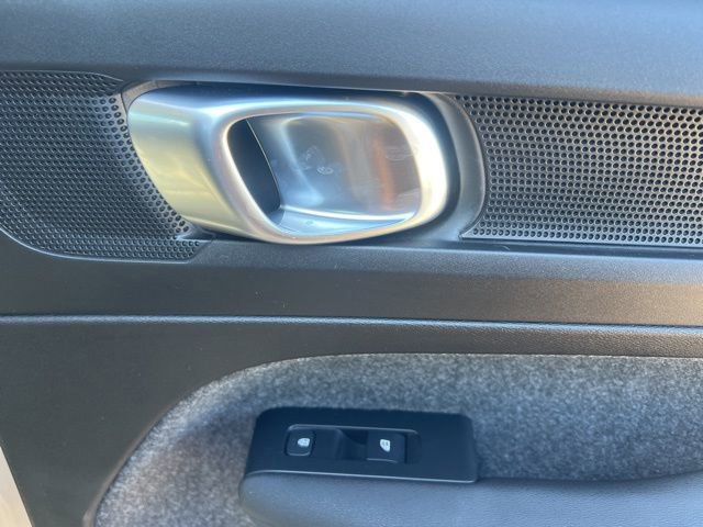 New 2025 Volvo XC40 B5 Ultra w/ Climate Package image 24