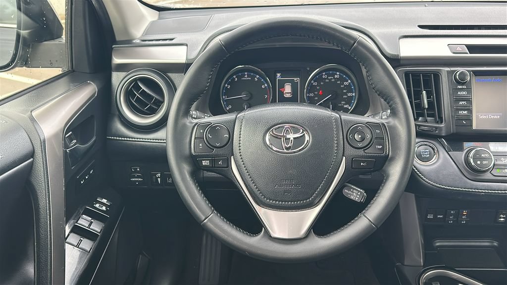 Used 2018 Toyota RAV4 Limited FWD image 23