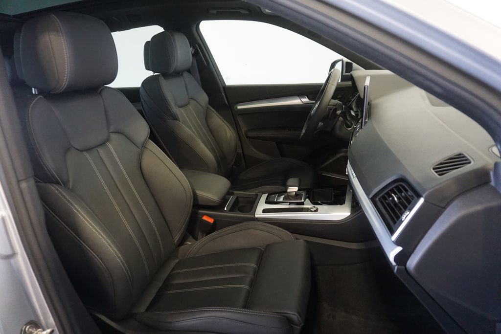 Used 2024 Audi Q5 2.0T Prestige w/ Prestige Package image 29