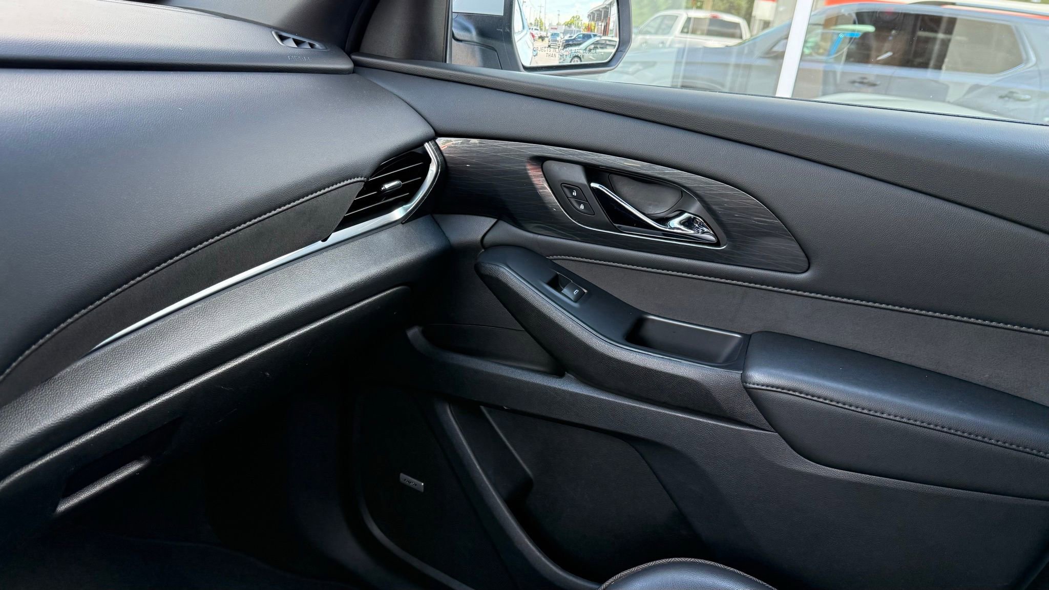 Used 2022 Chevrolet Traverse High Country image 29