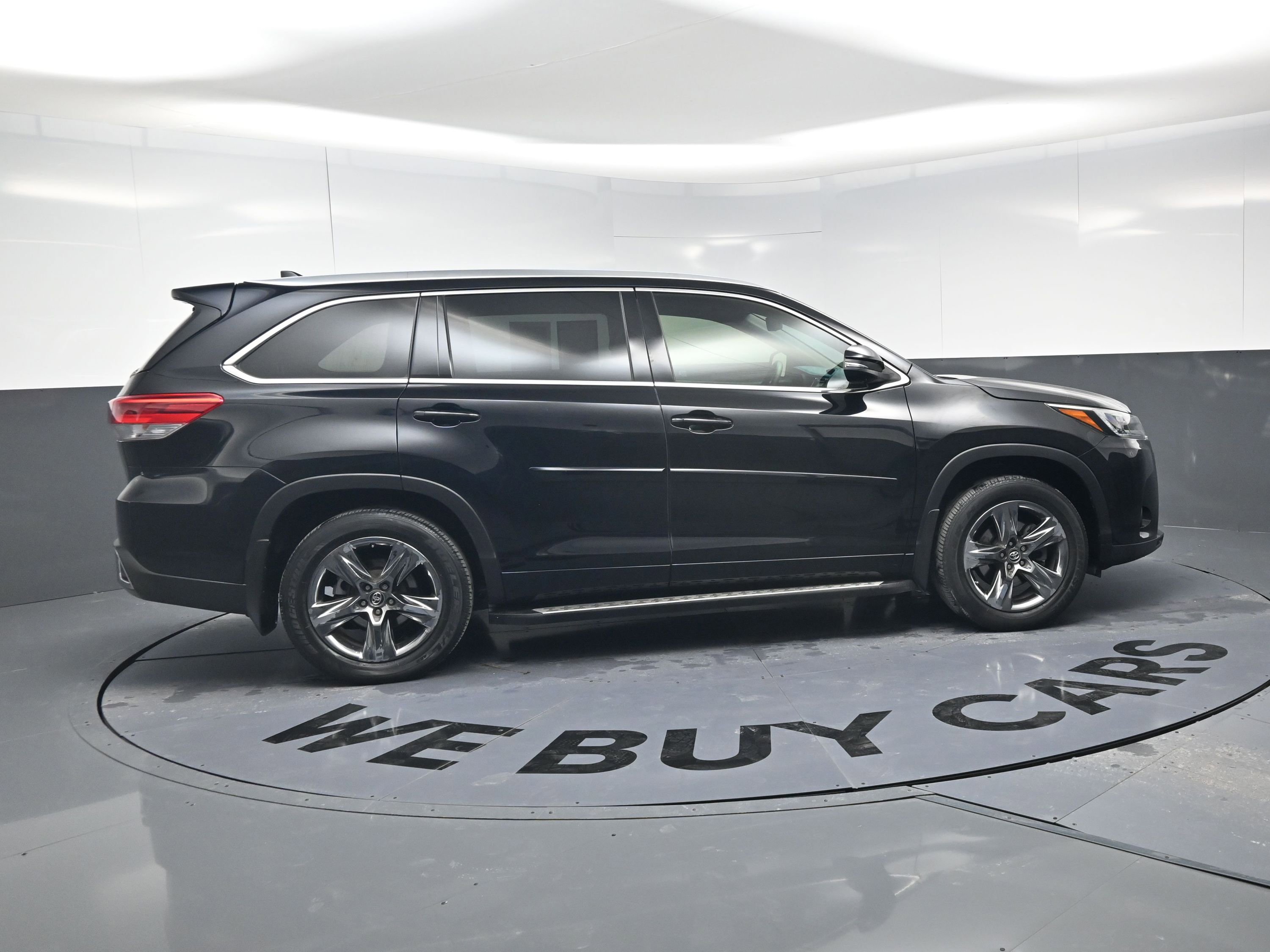 Used 2018 Toyota Highlander Limited Platinum w/ Protection Package #3 image 10