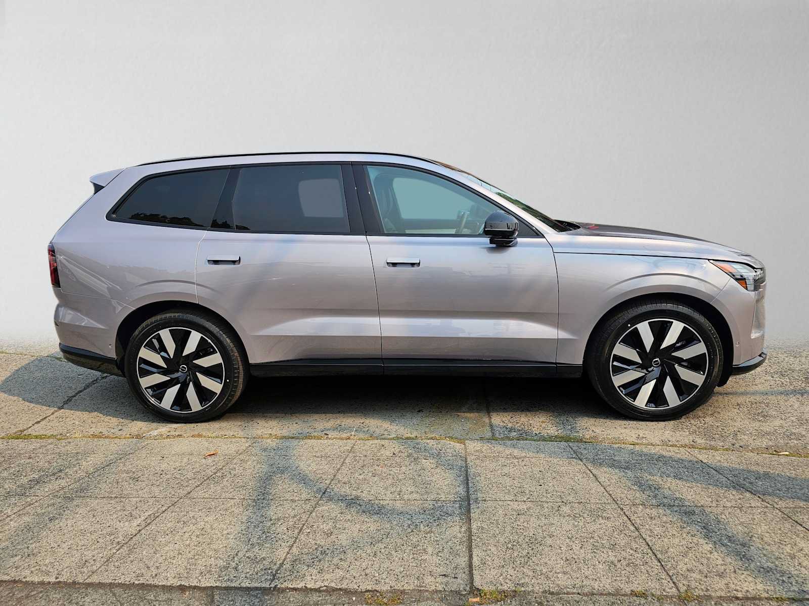 New 2026 Volvo EX90 Ultra AWD/4WD image 2