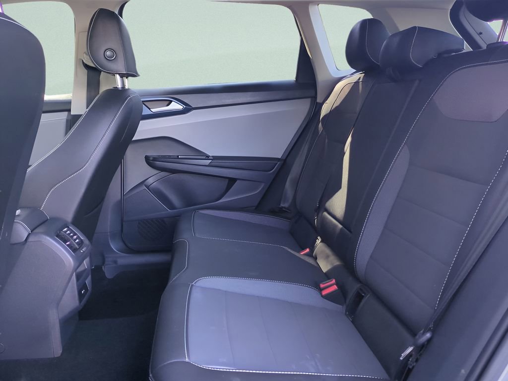 Used 2024 Volkswagen Taos SE image 13