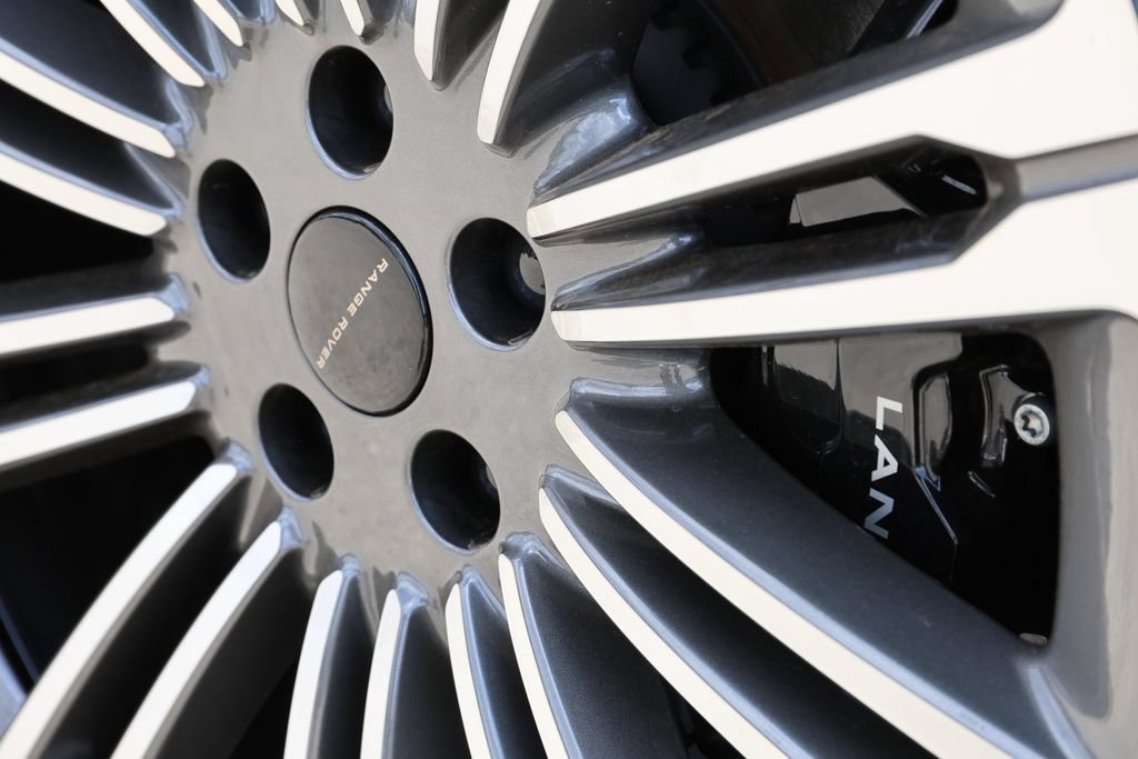 New 2026 Land Rover Range Rover SE AWD/4WD image 6