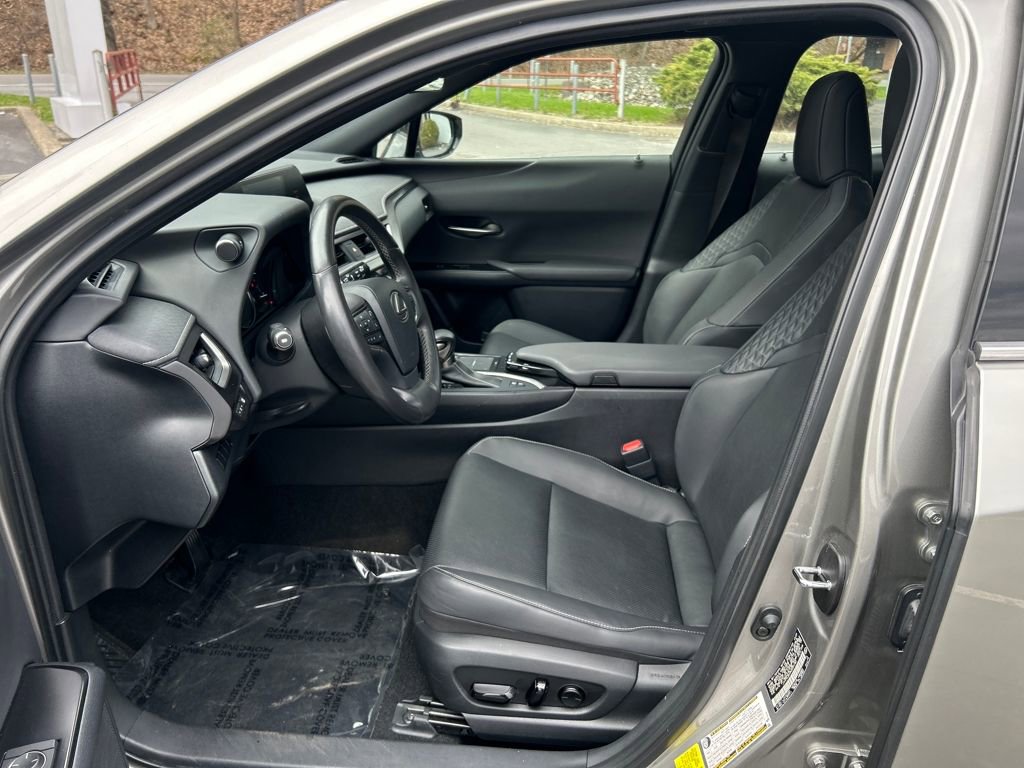 Used 2022 Lexus UX 250h w/ Premium Package image 17