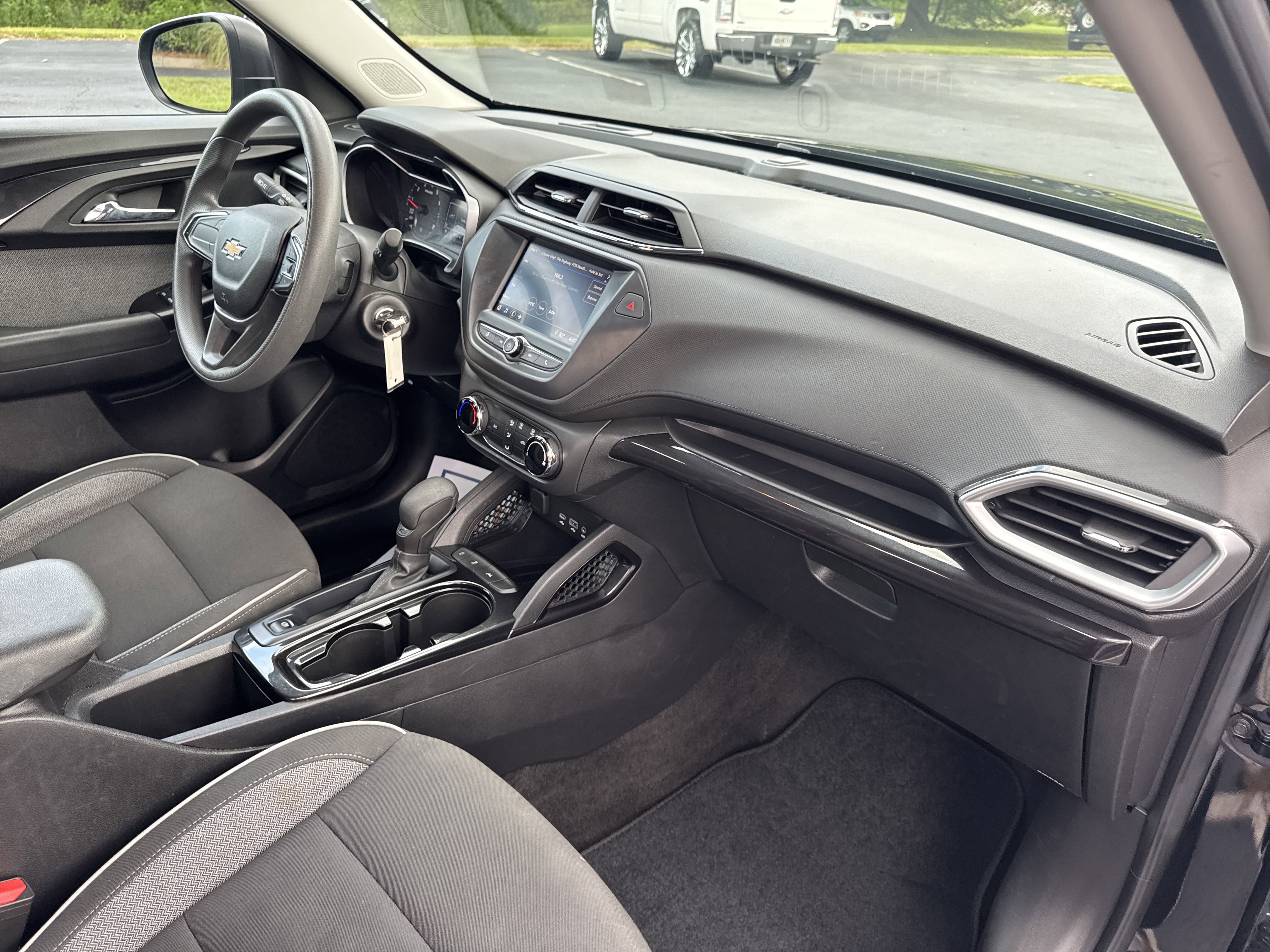 Used 2023 Chevrolet TrailBlazer LS image 33