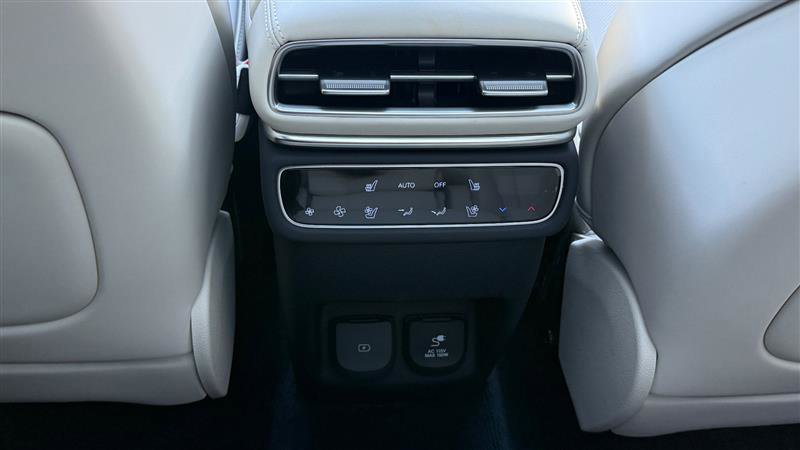Used 2025 Genesis GV80 3.5T Prestige image 21