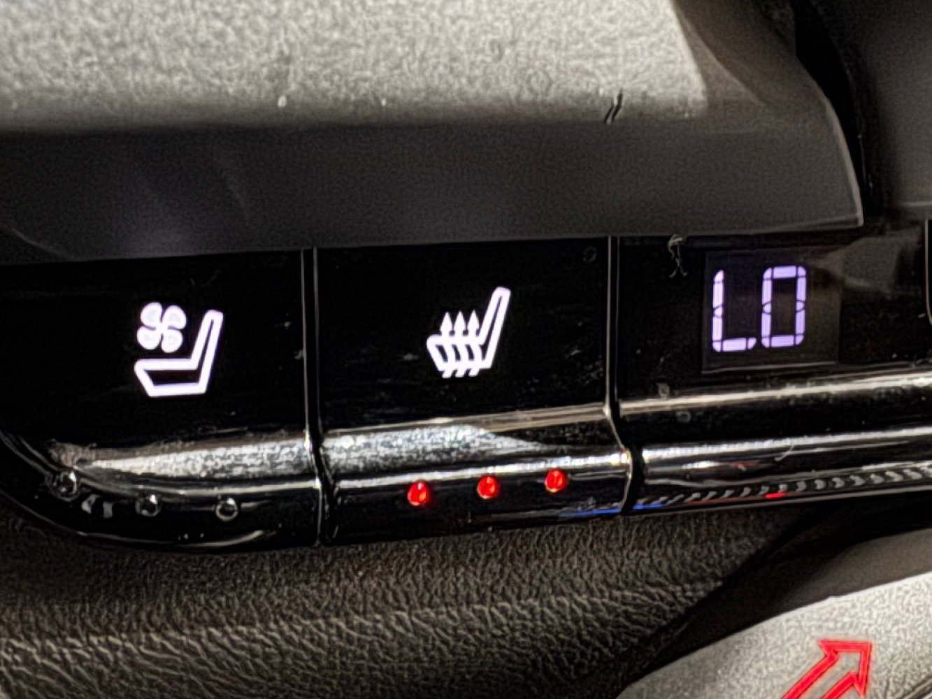 Used 2018 Chevrolet Camaro SS w/ LPO RS/SS Interior Package image 25