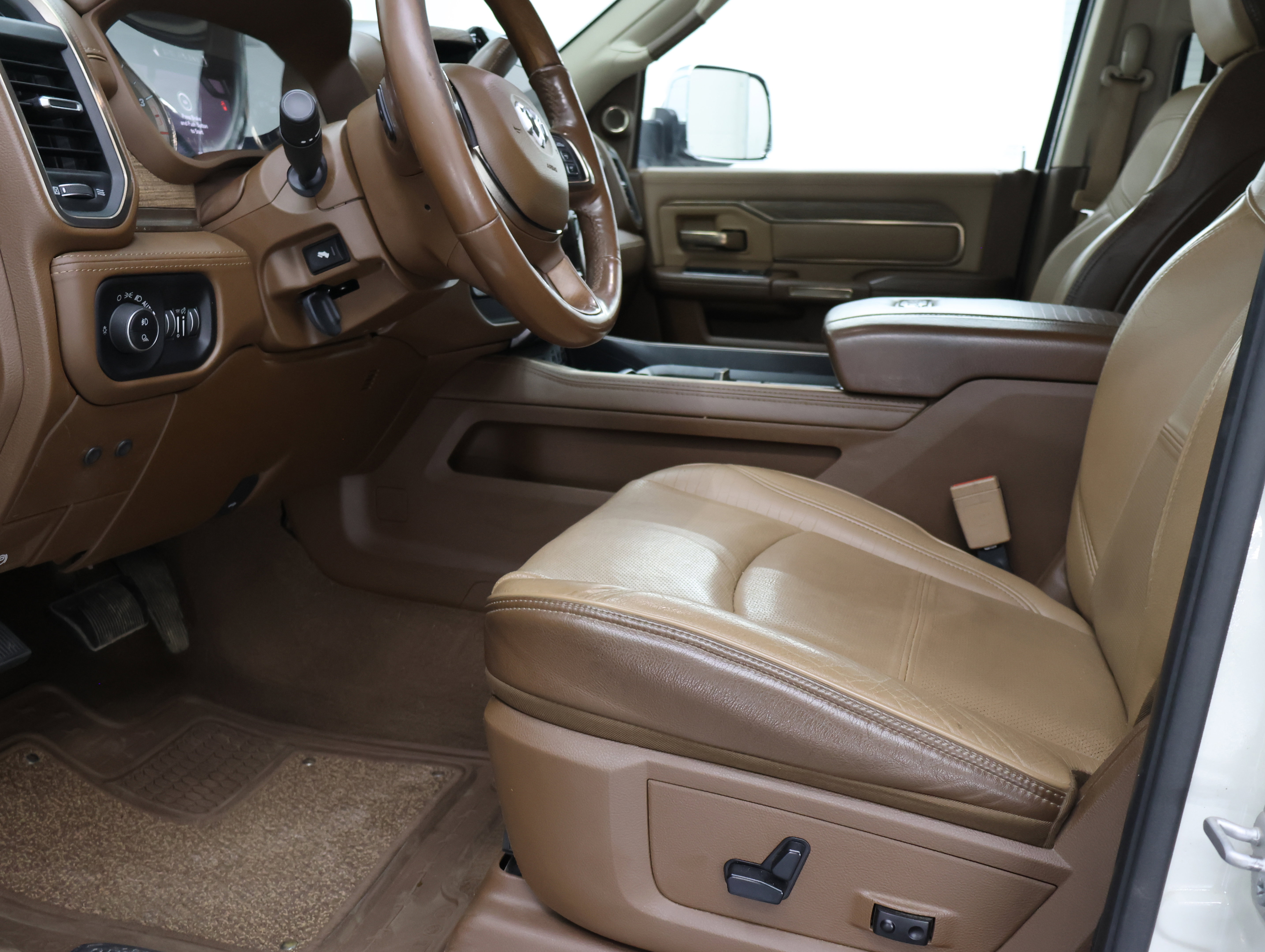 Used 2019 RAM 2500 Limited AWD/4WD image 8