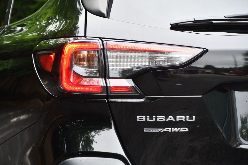 Used 2020 Subaru Outback Premium image 10
