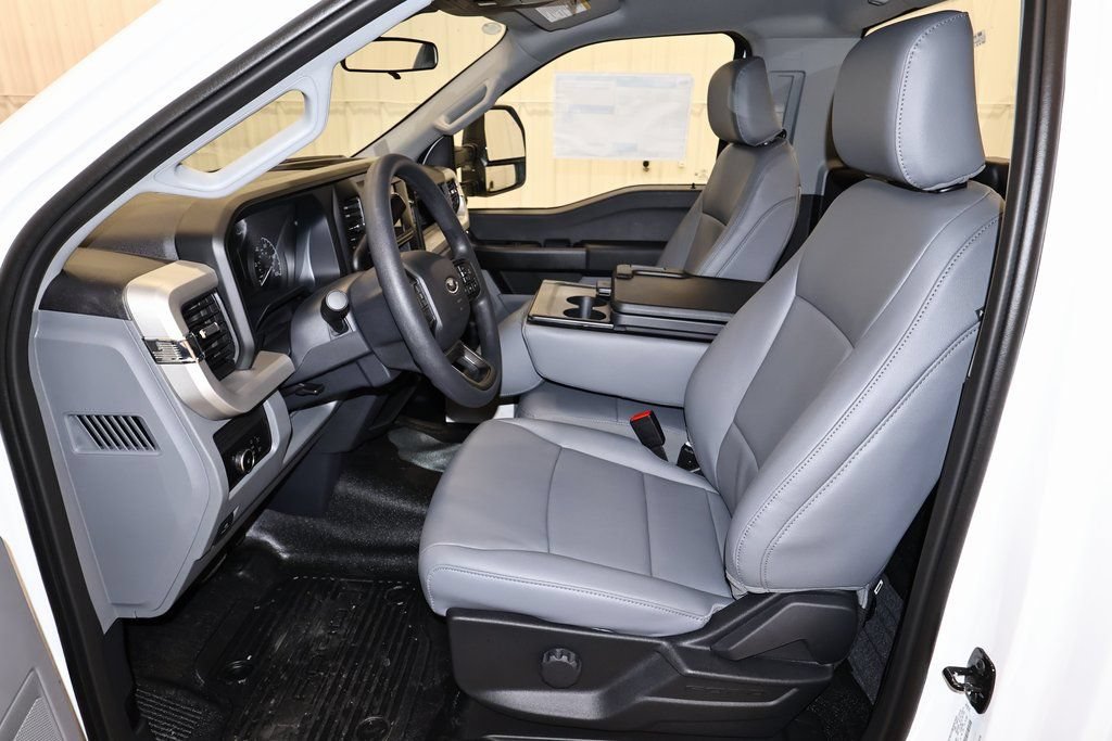 New 2026 Ford F550 4x4 Regular Cab Super Duty image 11