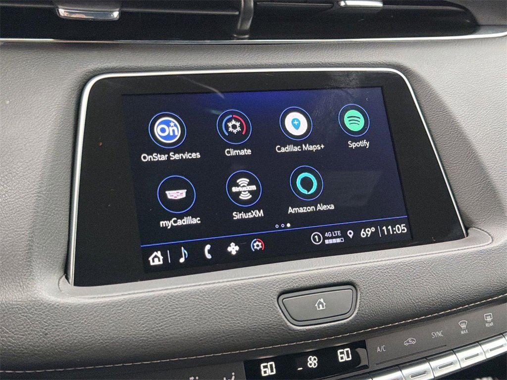 Certified 2023 Cadillac XT4 Luxury w/ Cold Weather Package image 15