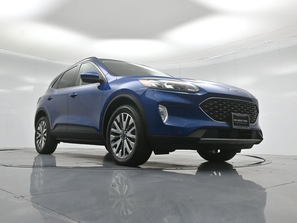 Certified 2022 Ford Escape Titanium w/ Class II Trailer Tow Package image 49