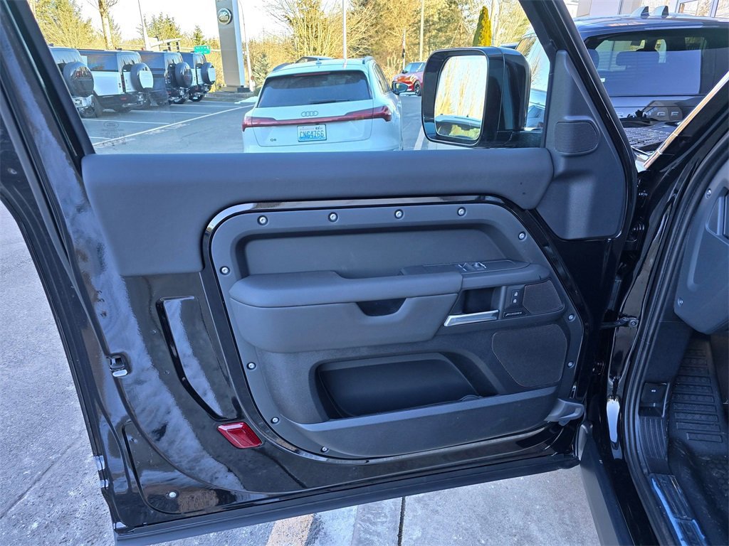 New 2025 Land Rover Defender 90 S image 20