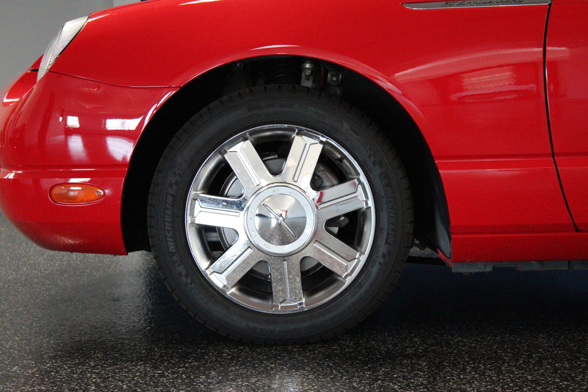 Used 2005 Ford Thunderbird RWD image 14