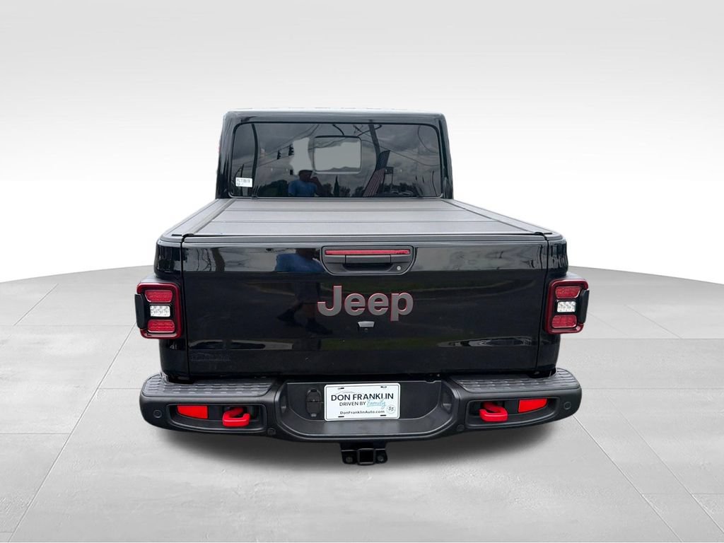 Used 2024 Jeep Gladiator Rubicon AWD/4WD image 4