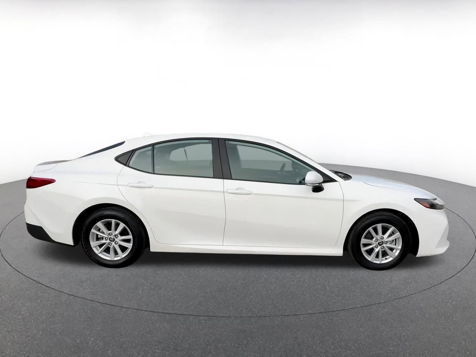 Used 2025 Toyota Camry LE image 16