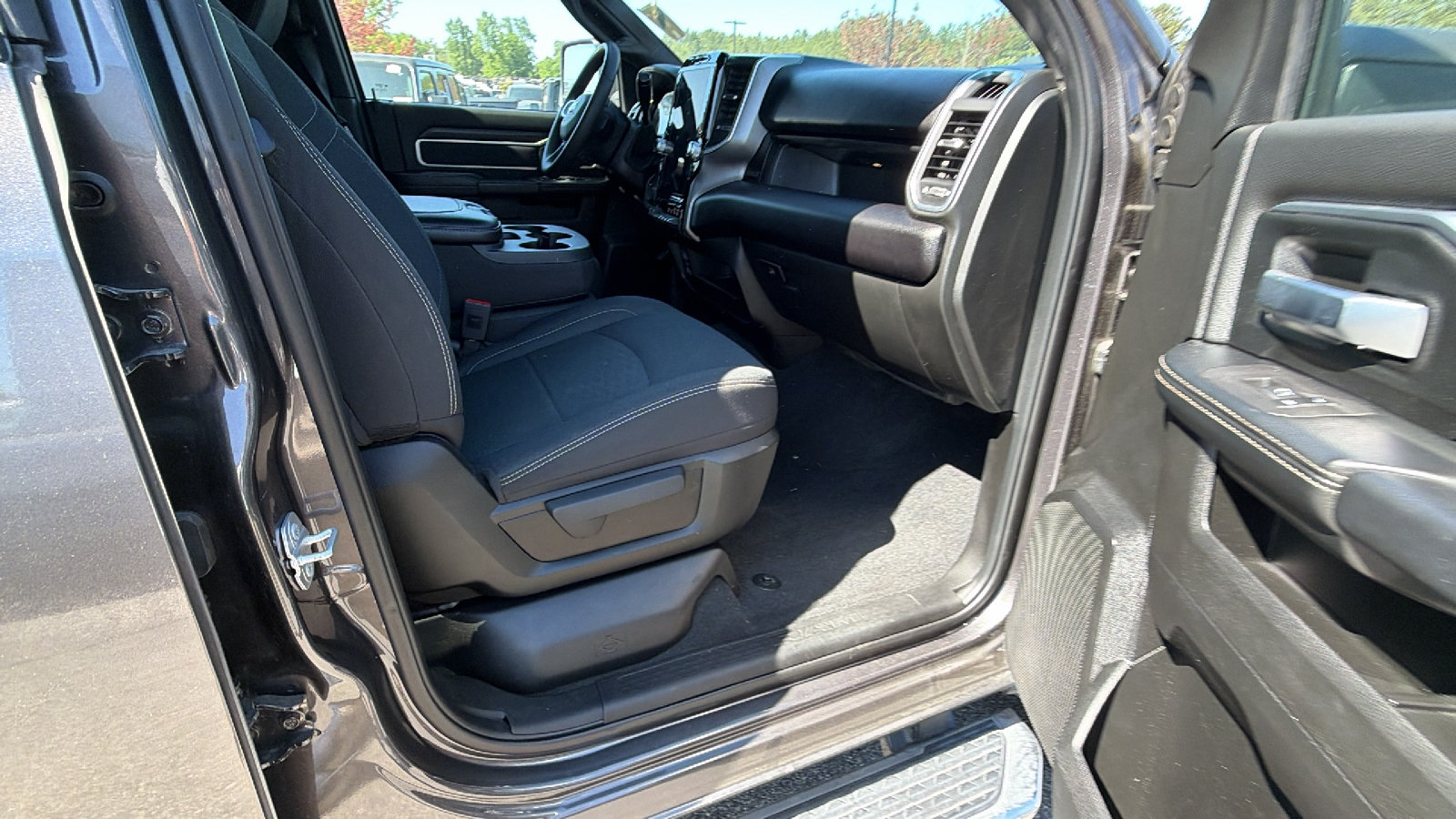 Certified 2025 RAM 2500 Big Horn AWD/4WD image 19
