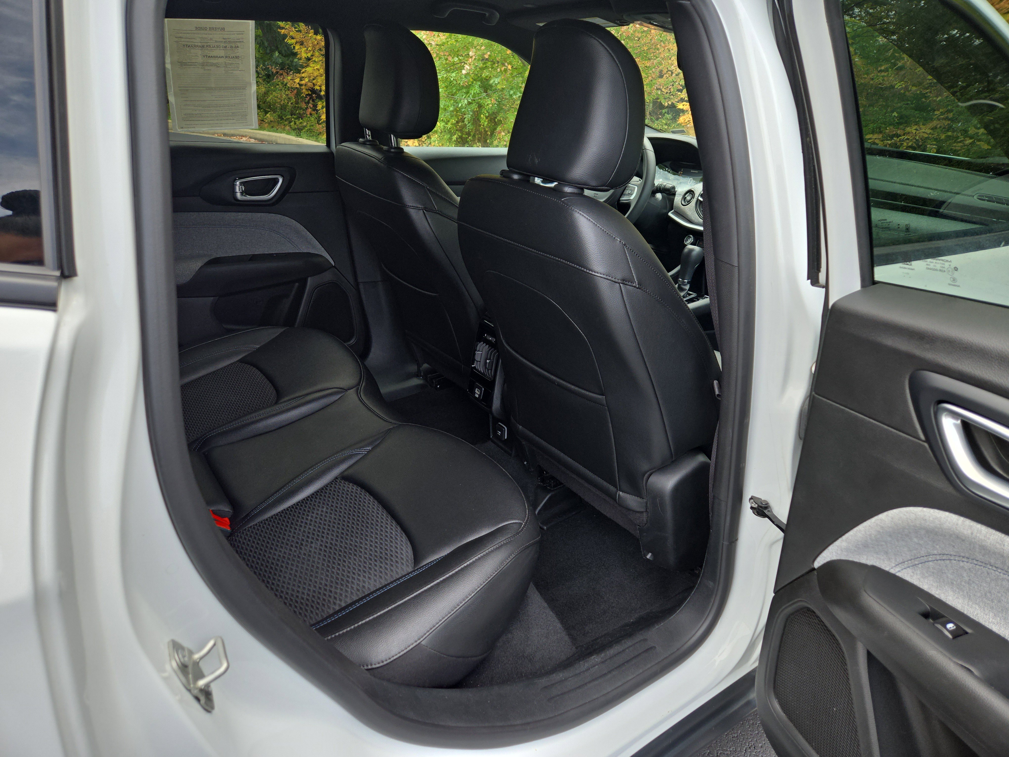 Used 2024 Jeep Compass Latitude image 26