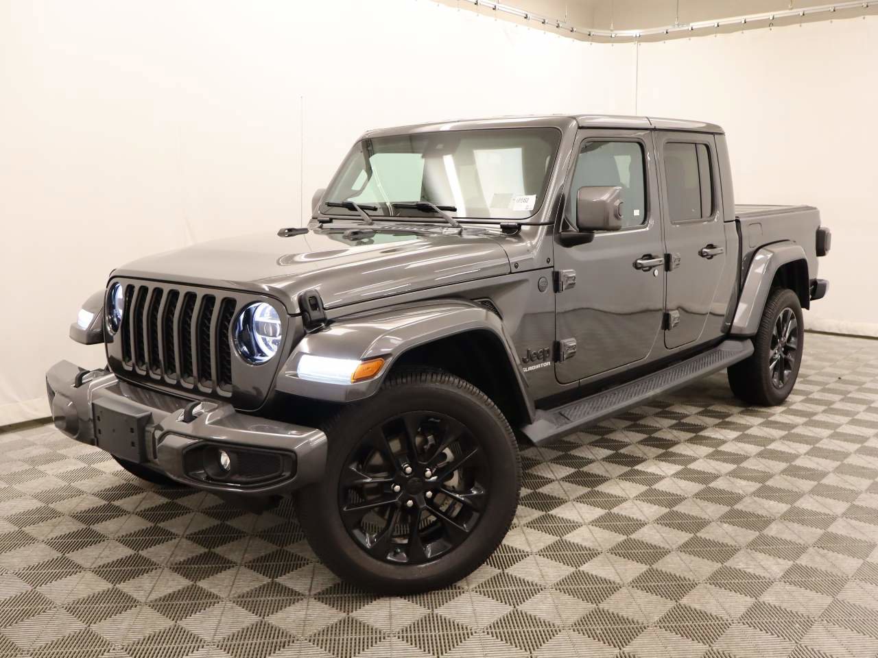 Used 2021 Jeep Gladiator Overland image 1