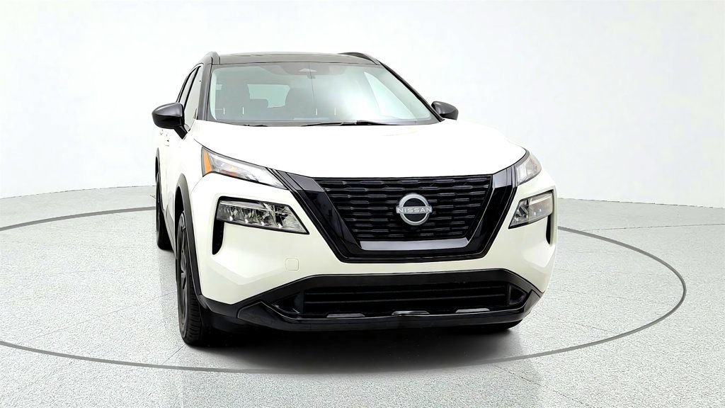 Used 2023 Nissan Rogue SV w/ SV Premium B Package FWD image 2