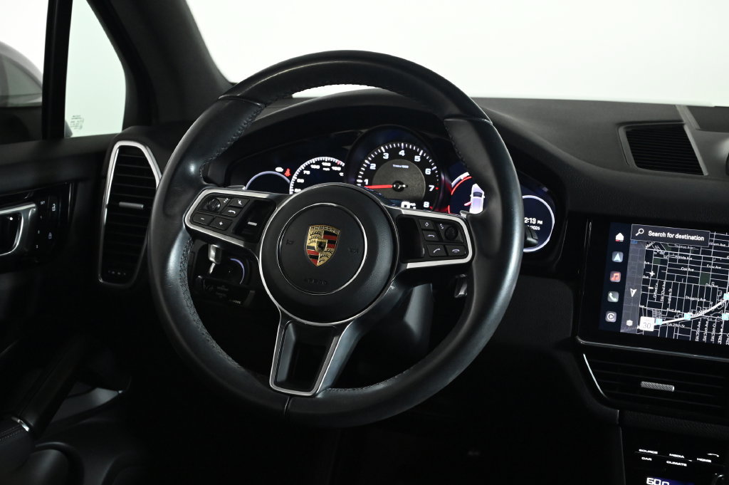 Used 2023 Porsche Cayenne w/ Premium Package AWD/4WD image 11