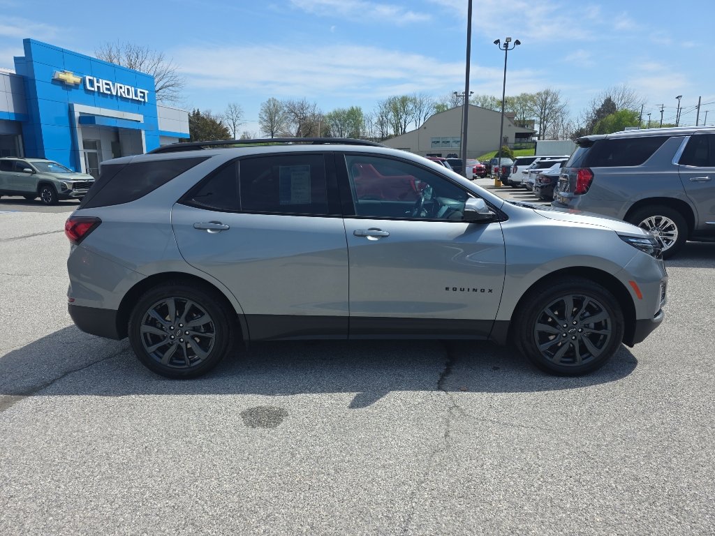 Used 2023 Chevrolet Equinox RS w/ RS Leather Package image 4