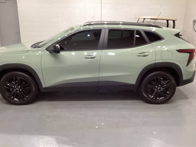 Used 2024 Chevrolet Trax ACTIV w/ Sunroof Package FWD image 5