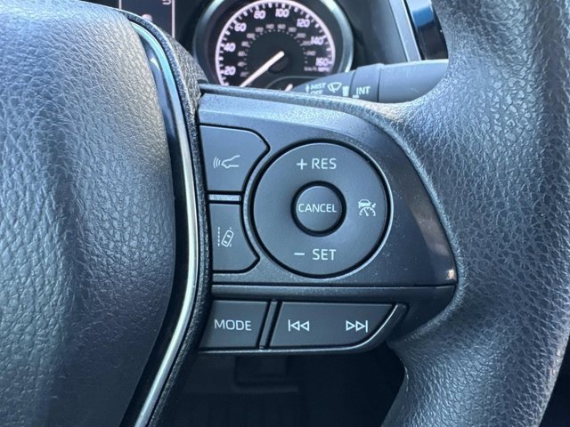 Used 2020 Toyota Camry LE image 24