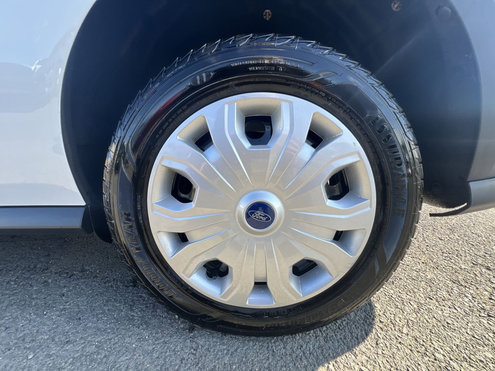 Used 2023 Ford Transit Connect XL image 12