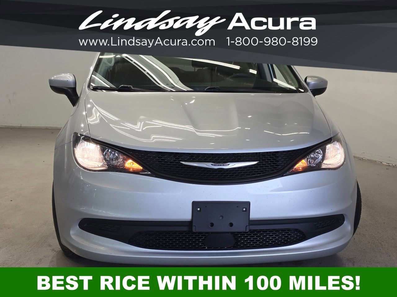 Used 2023 Chrysler Voyager LX FWD image 2