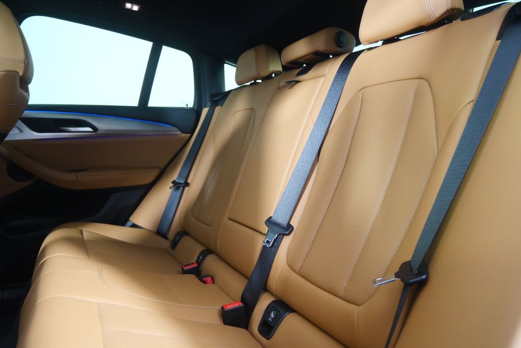 Certified 2025 BMW X4 xDrive30i image 15